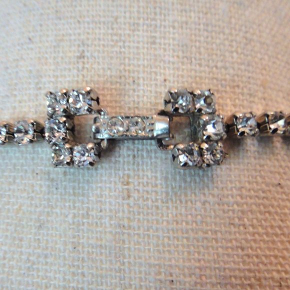 Rhinestone Vintage - Picture 11 of 15